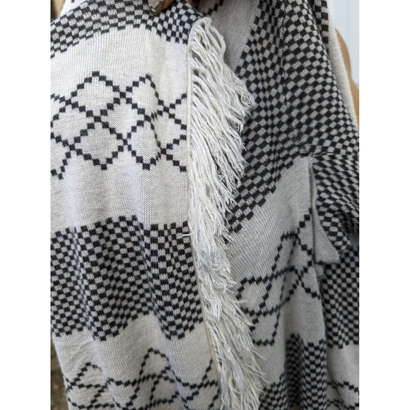 Mia Maddison Cardigan Sweater Shawl Poncho Rayon Gray Diamond Geometric Fringe L - Picture 4 of 7